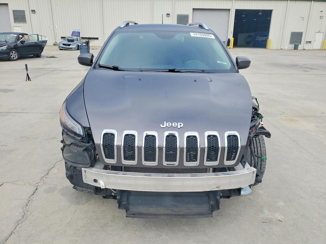 2018 Jeep Cherokee Latitude Plus - Image 5
