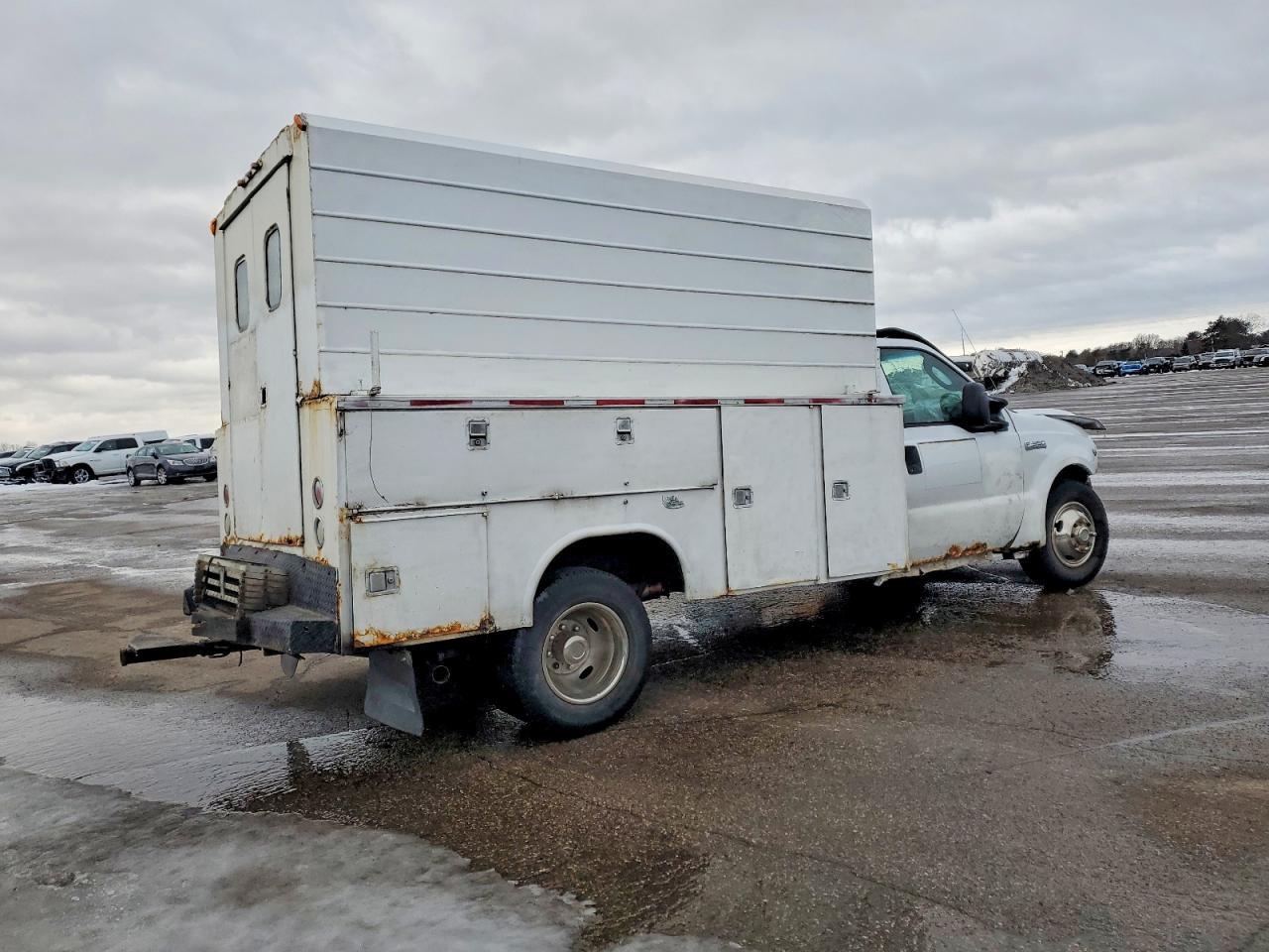 2005 Ford F350 Super Duty Utility / Service Truck - Image 3