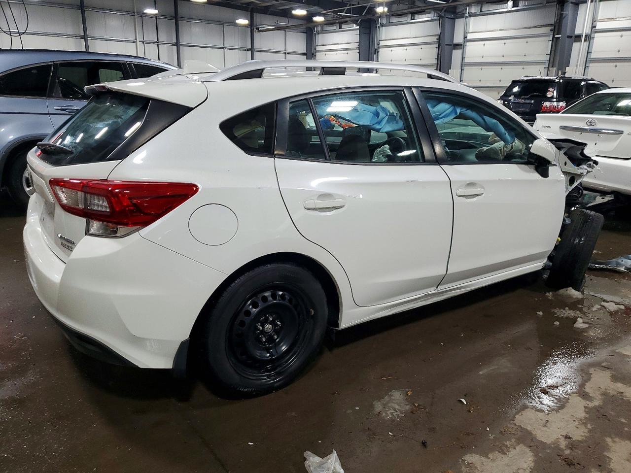 2017 Subaru Impreza Premium - Фото 3