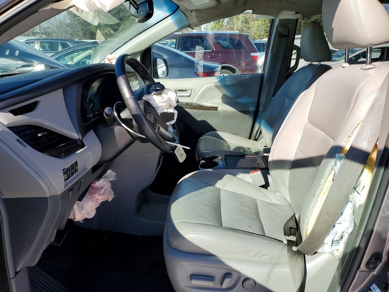 2017 Toyota Sienna - Фото 7