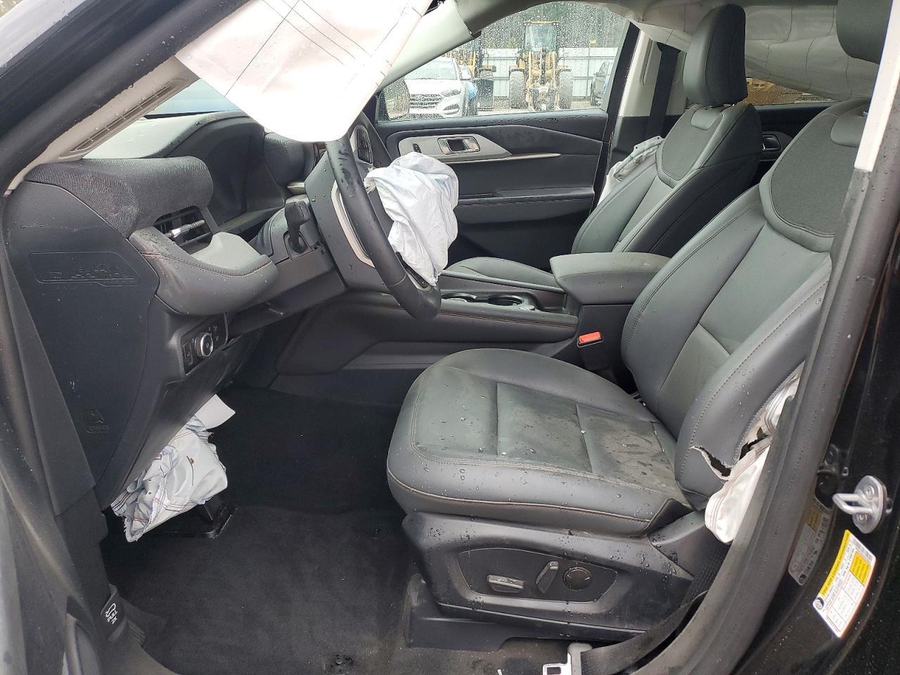 2025 Ford Explorer Active - Image 7