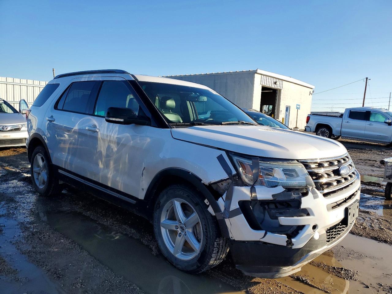 2017 Ford Explorer Xlt - Image 4