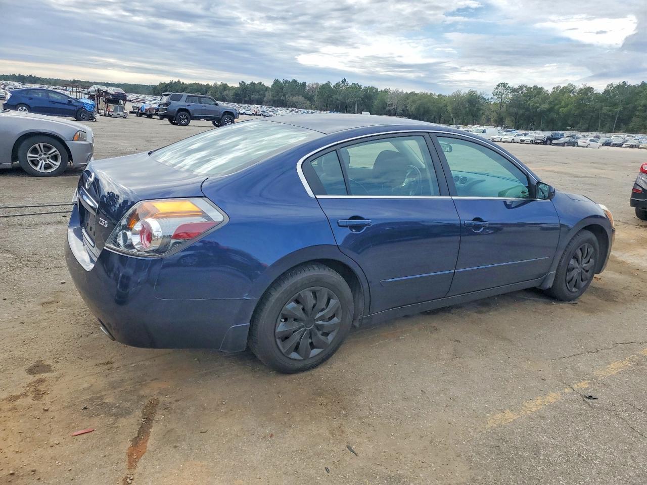 2010 Nissan Altima Base - Фото 3