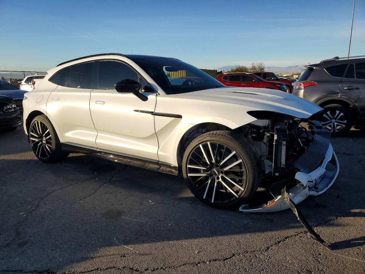 2024 Aston Martin Dbx 707 - Фото 4