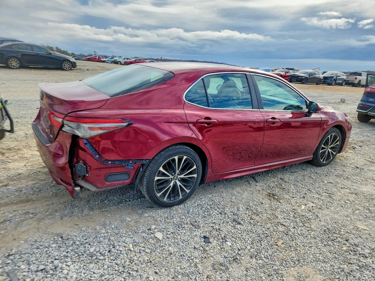 2018 Toyota Camry - Фото 3