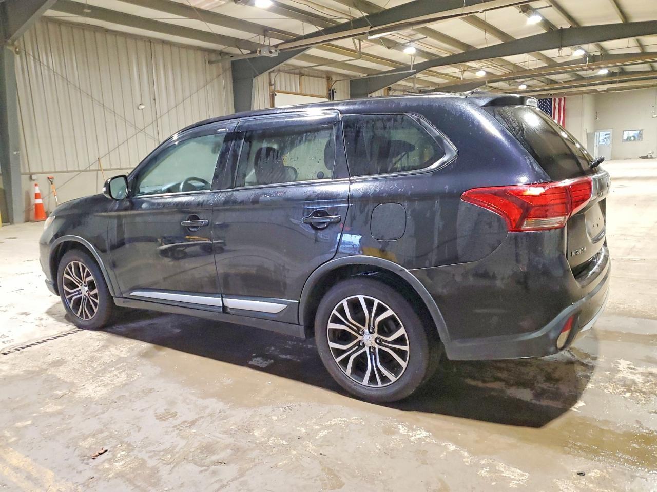 2016 Mitsubishi Outlander Se - Image 2