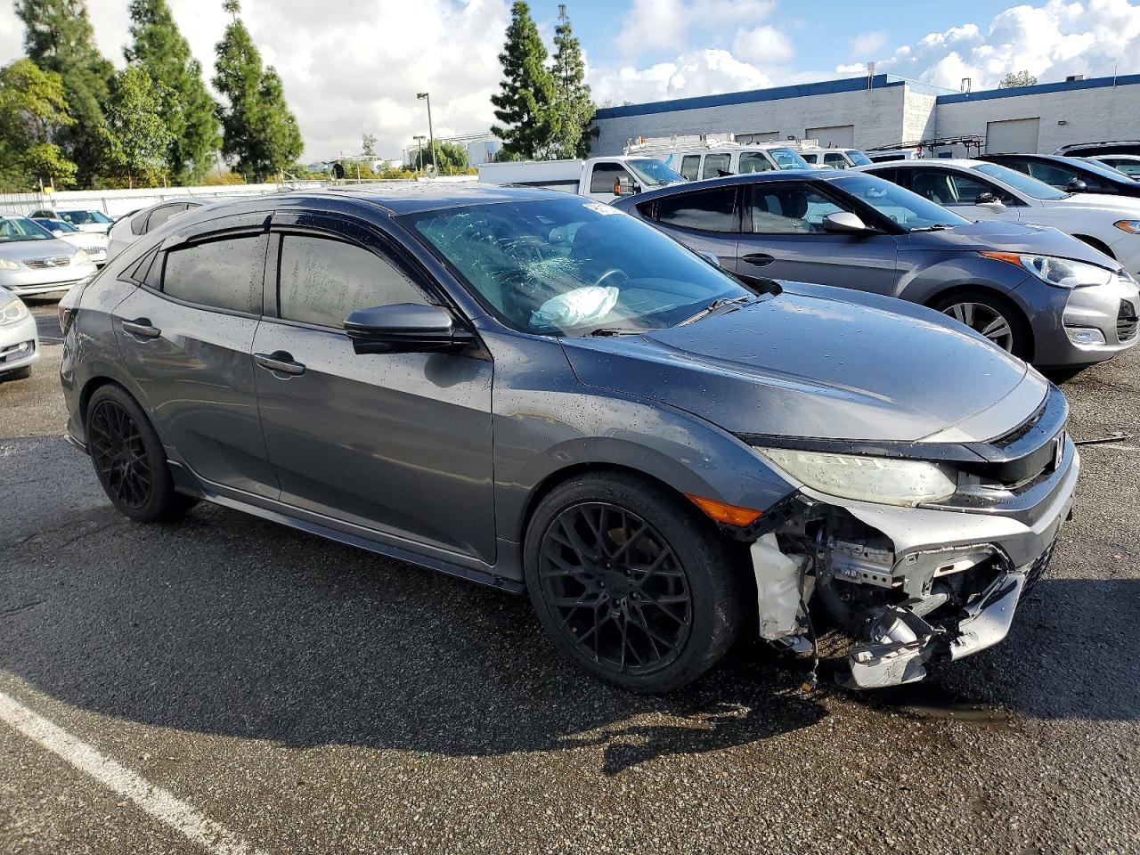 2017 Honda Civic Sport Touring - Image 4