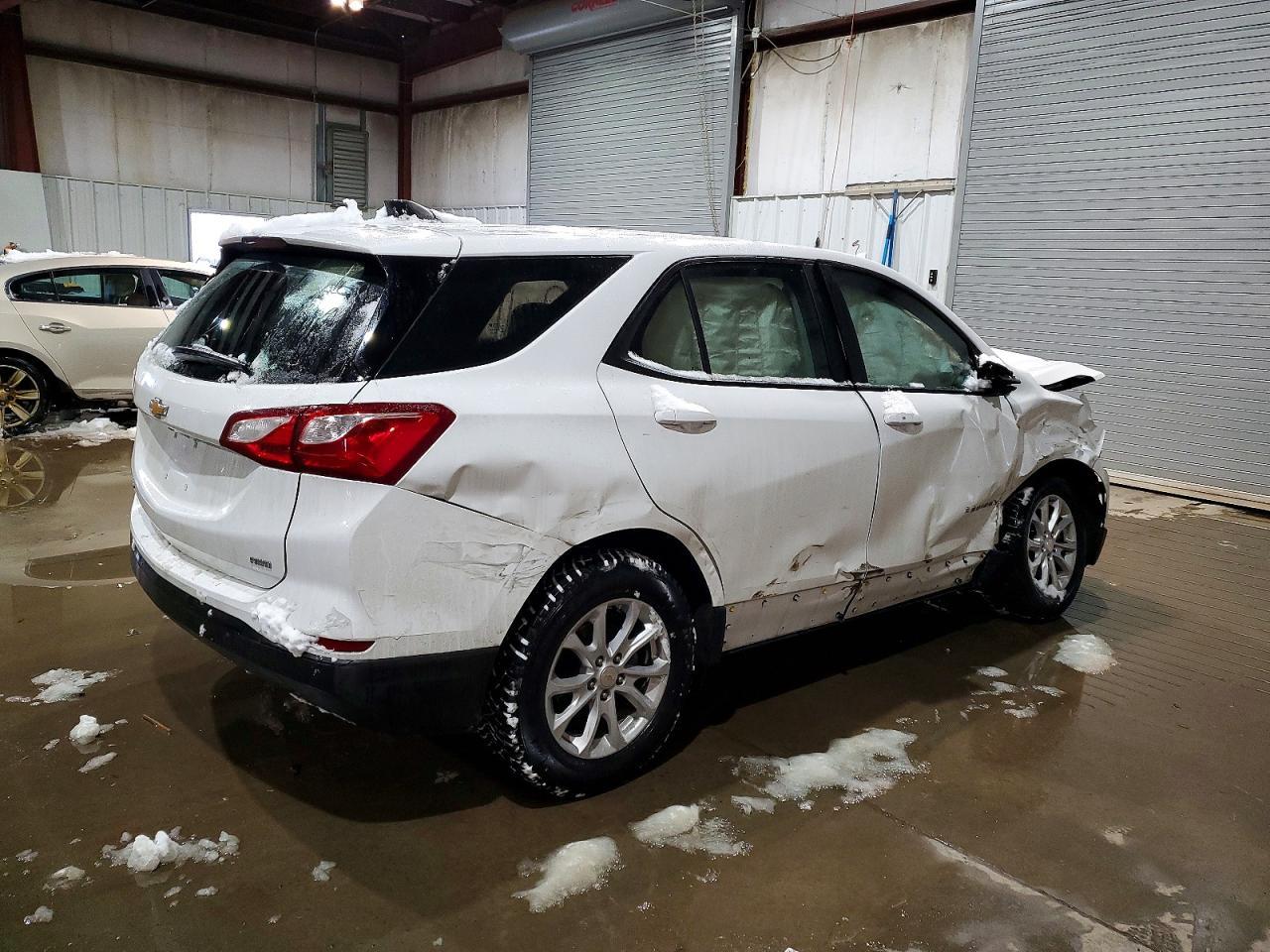 2021 Chevrolet Equinox Ls - Image 3