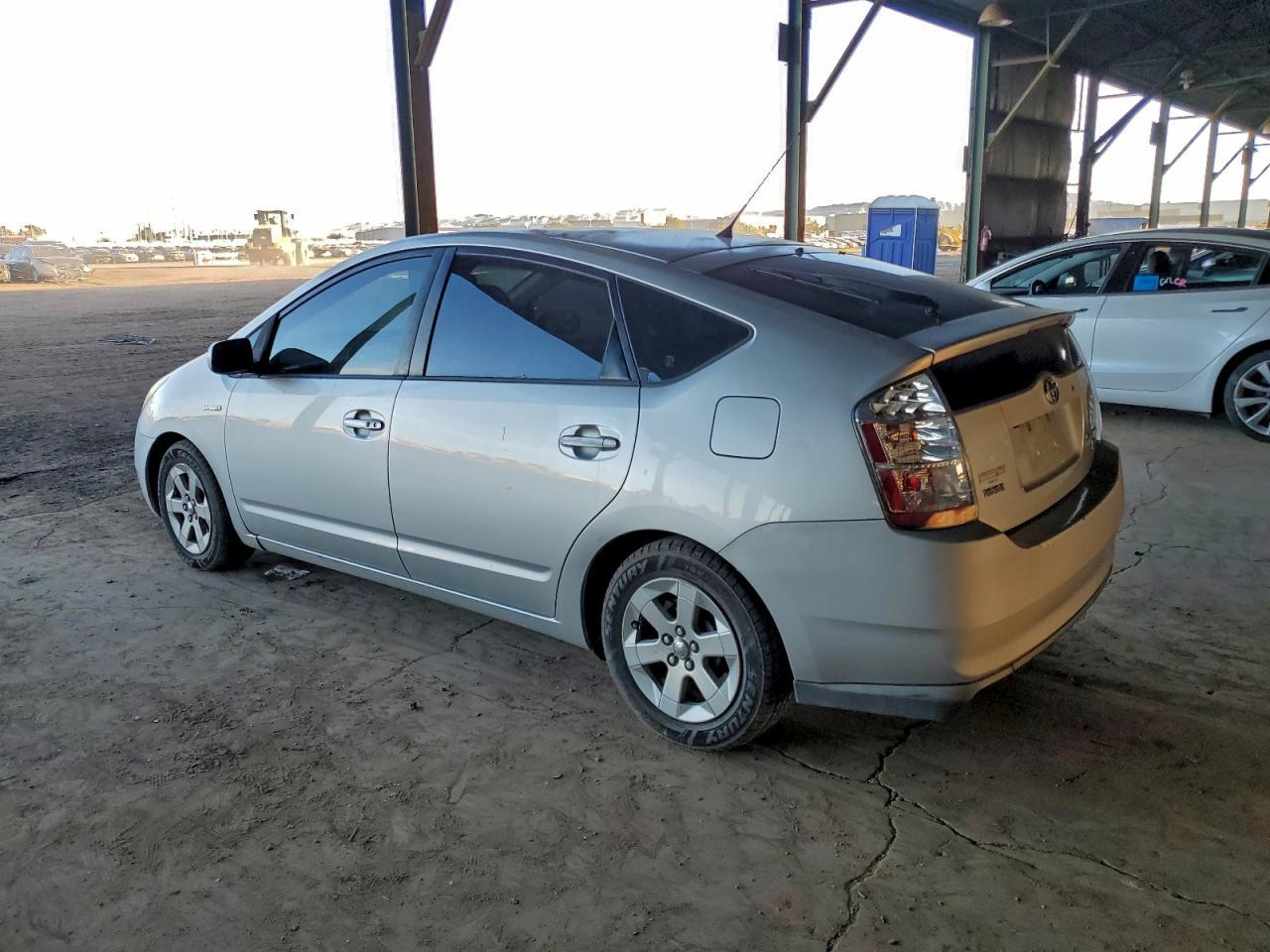 2007 Toyota Prius - Image 2