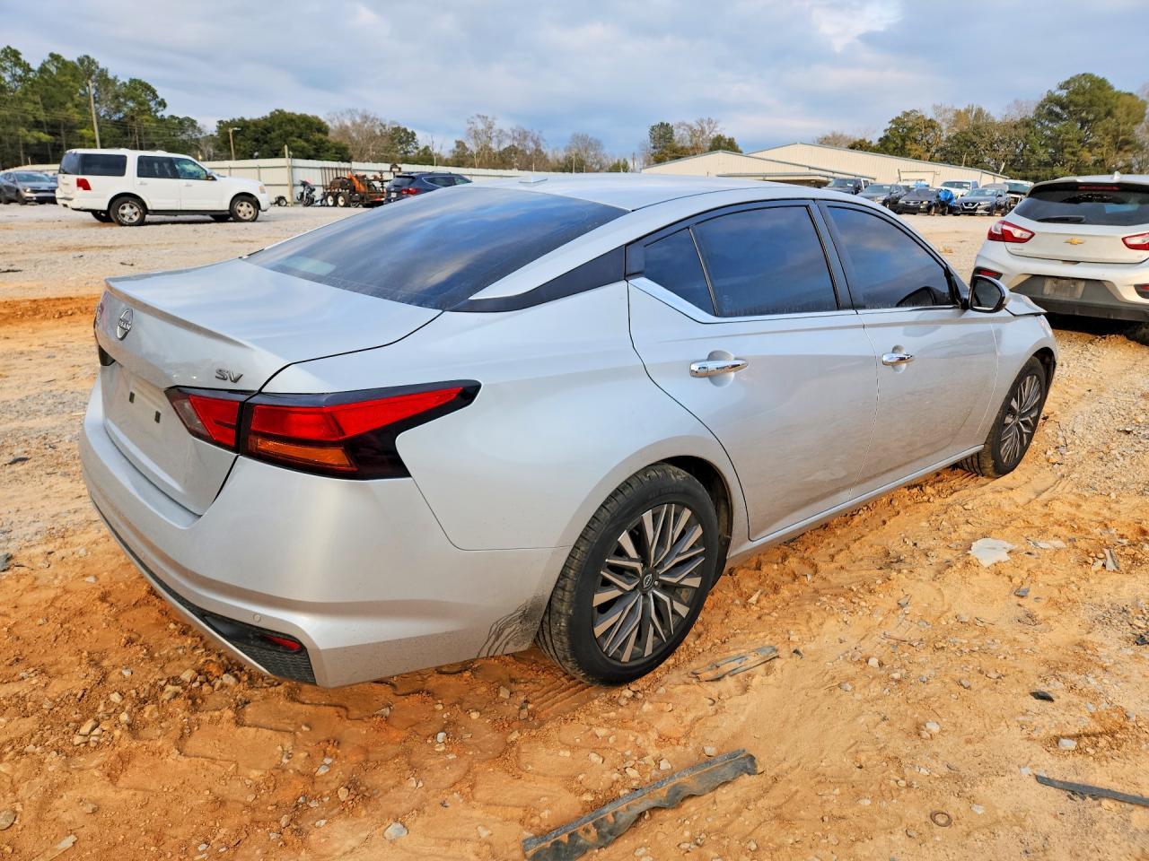 2023 Nissan Altima Sv - Фото 3