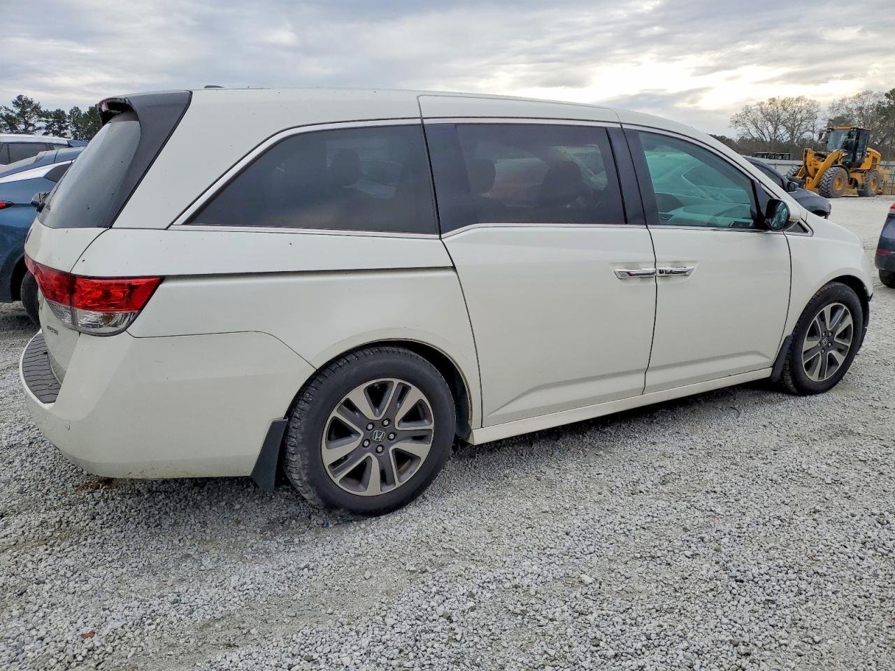 2015 Honda Odyssey Touring - Фото 3