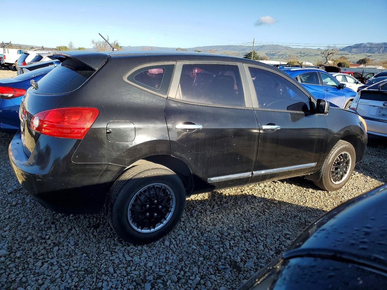 2013 Nissan Rogue S - Image 3
