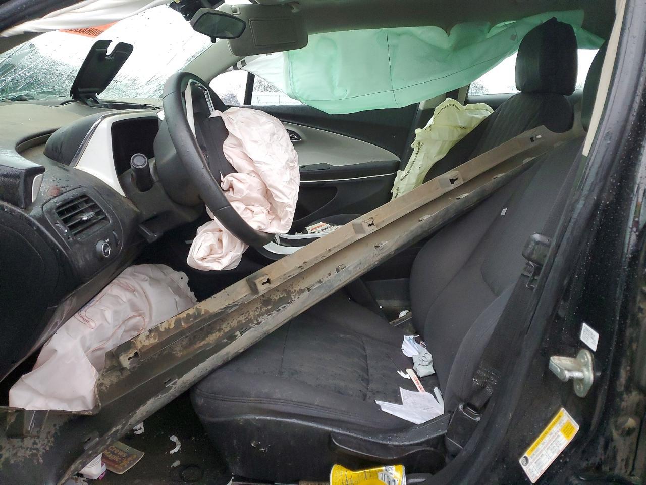 2013 Chevrolet Volt - Image 7