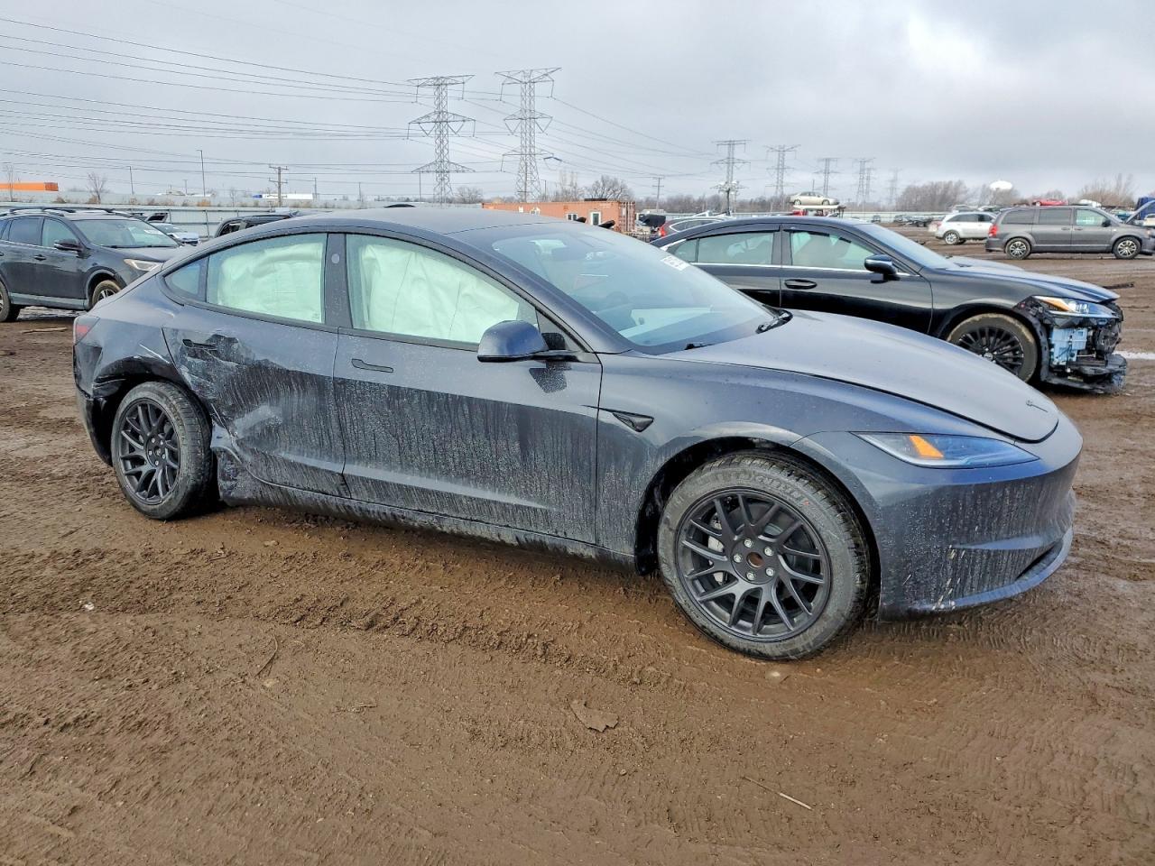 2026 Tesla Model 3 - Фото 4