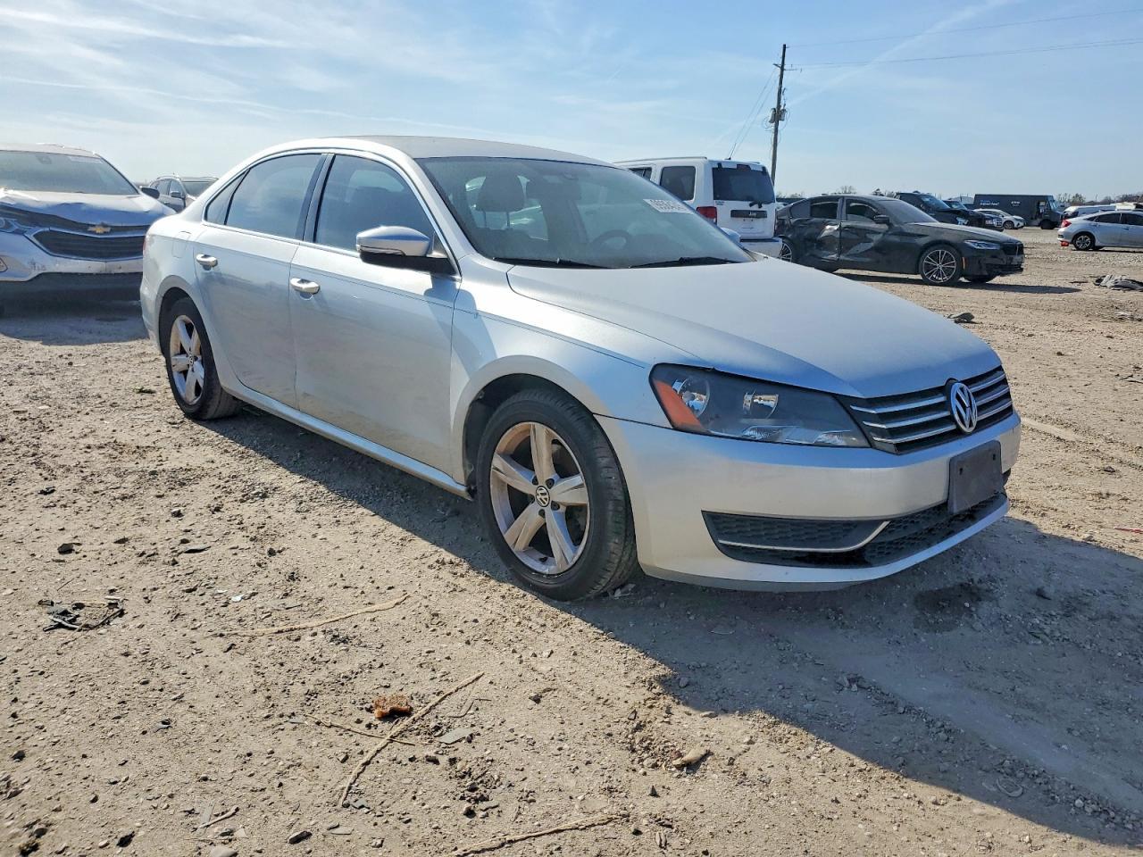 2013 Volkswagen Passat - Image 4