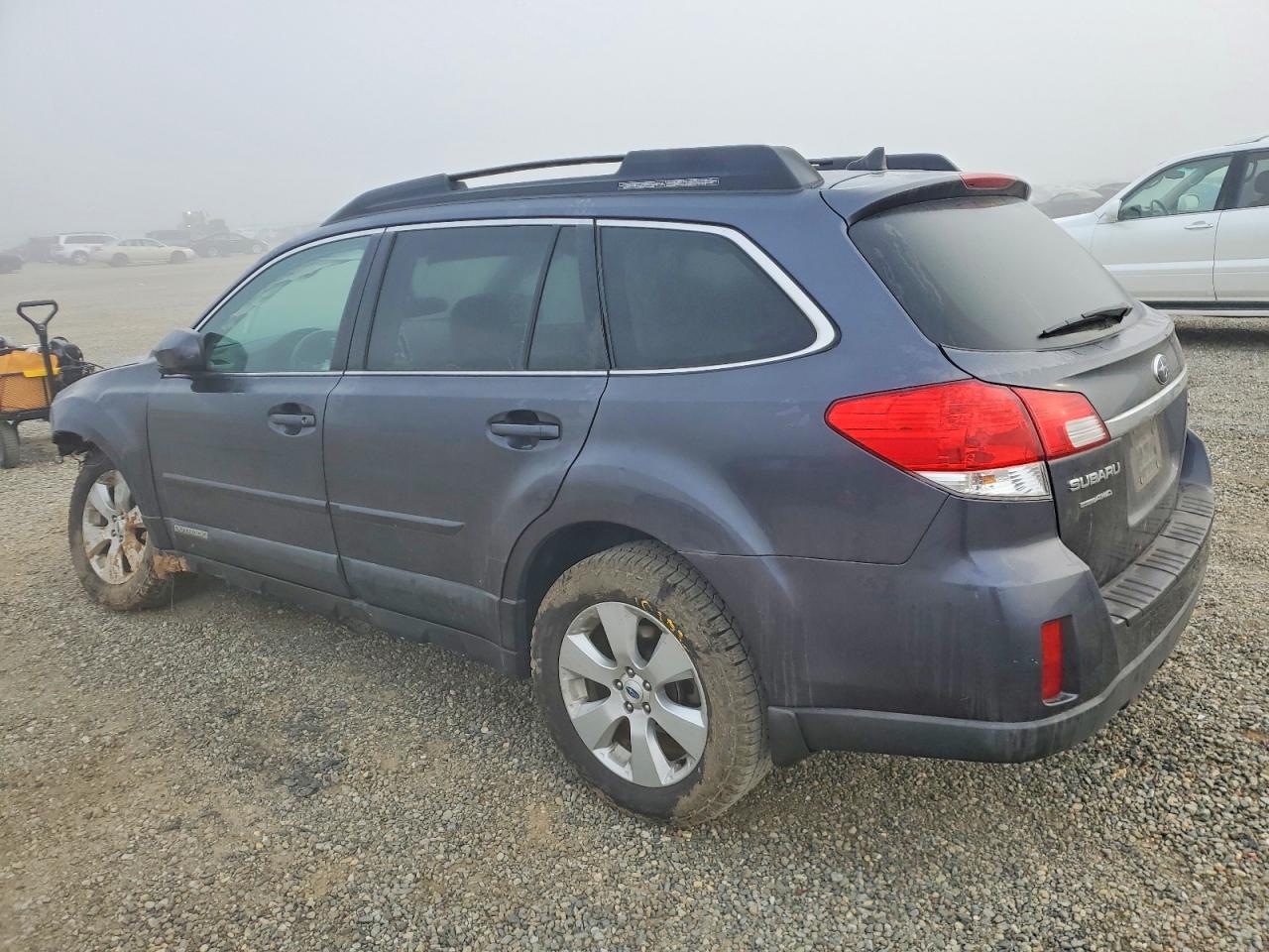 2011 Subaru Outback 2.5I Limited - Фото 2
