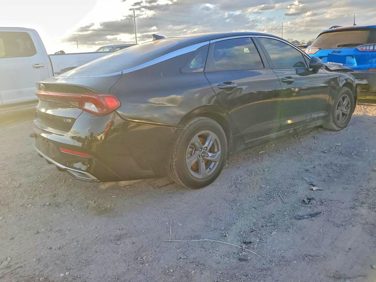 2021 Kia K5 Lxs - Image 3
