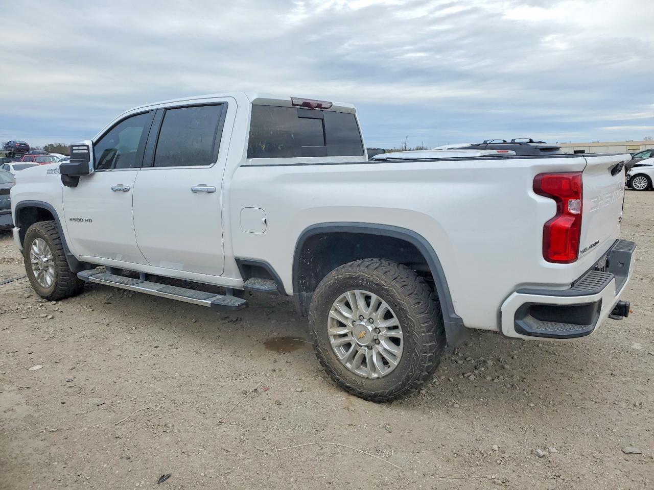 2021 Chevrolet Silverado K2500 High Country - Фото 2