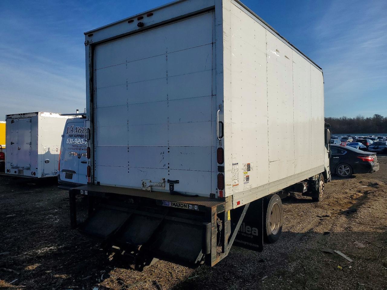 2017 Isuzu Npr Hd Box Truck - Image 3