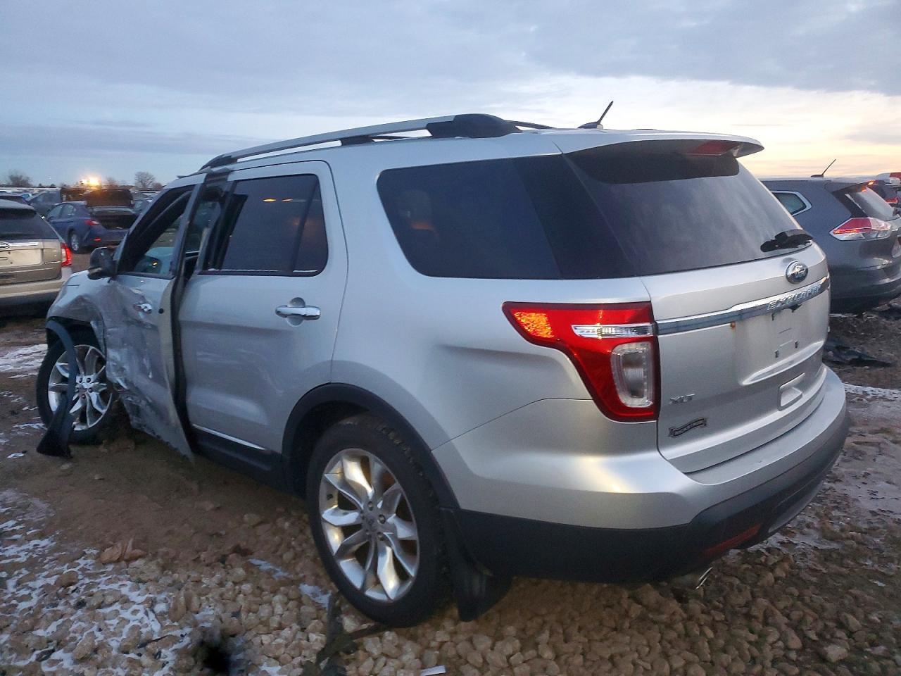 2011 Ford Explorer Xlt - Фото 3