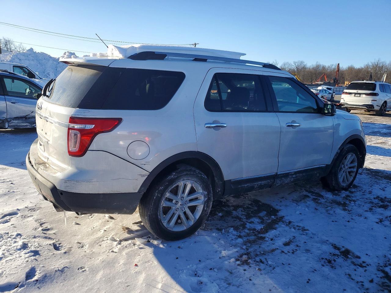 2013 Ford Explorer Xlt - Image 3