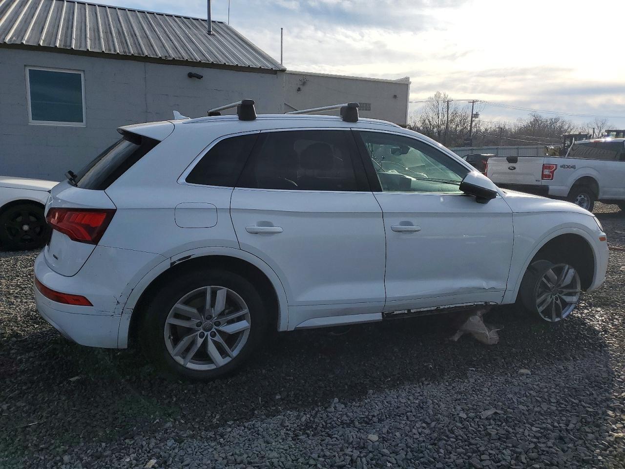 2020 Audi Q5 Premium - Image 3