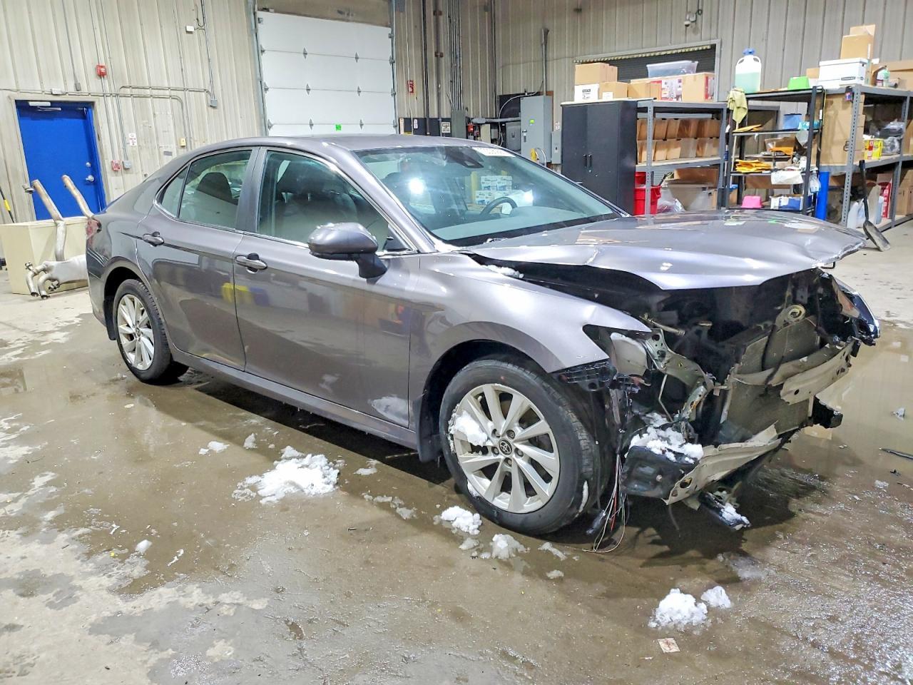2023 Toyota Camry Le - Фото 4