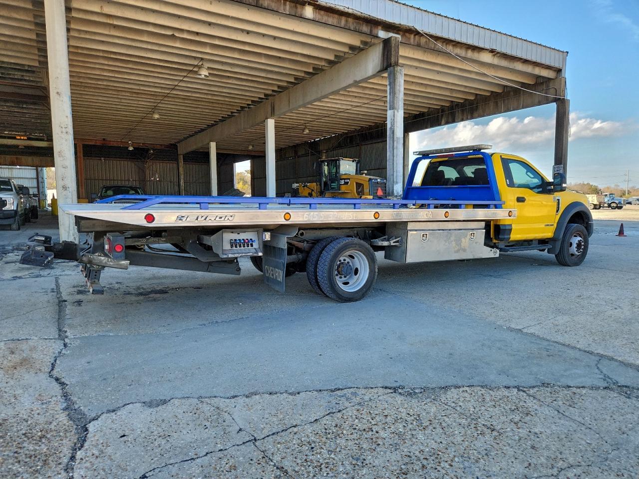 2019 Ford F550 Rollback Truck - Фото 3