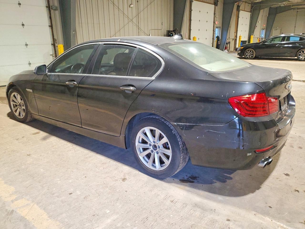 2015 BMW 528 I - Фото 2