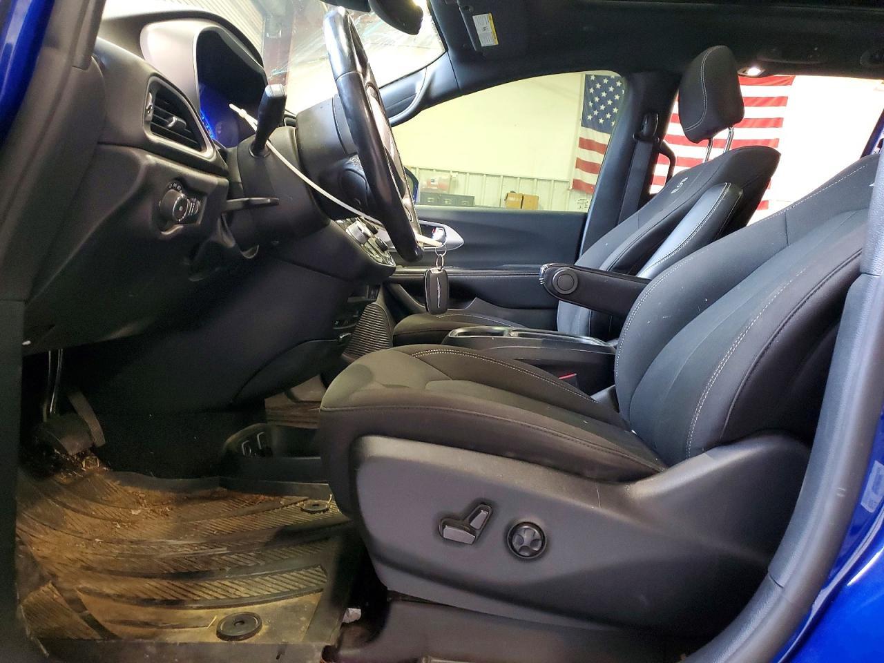 2020 Chrysler Pacifica Touring - Фото 7