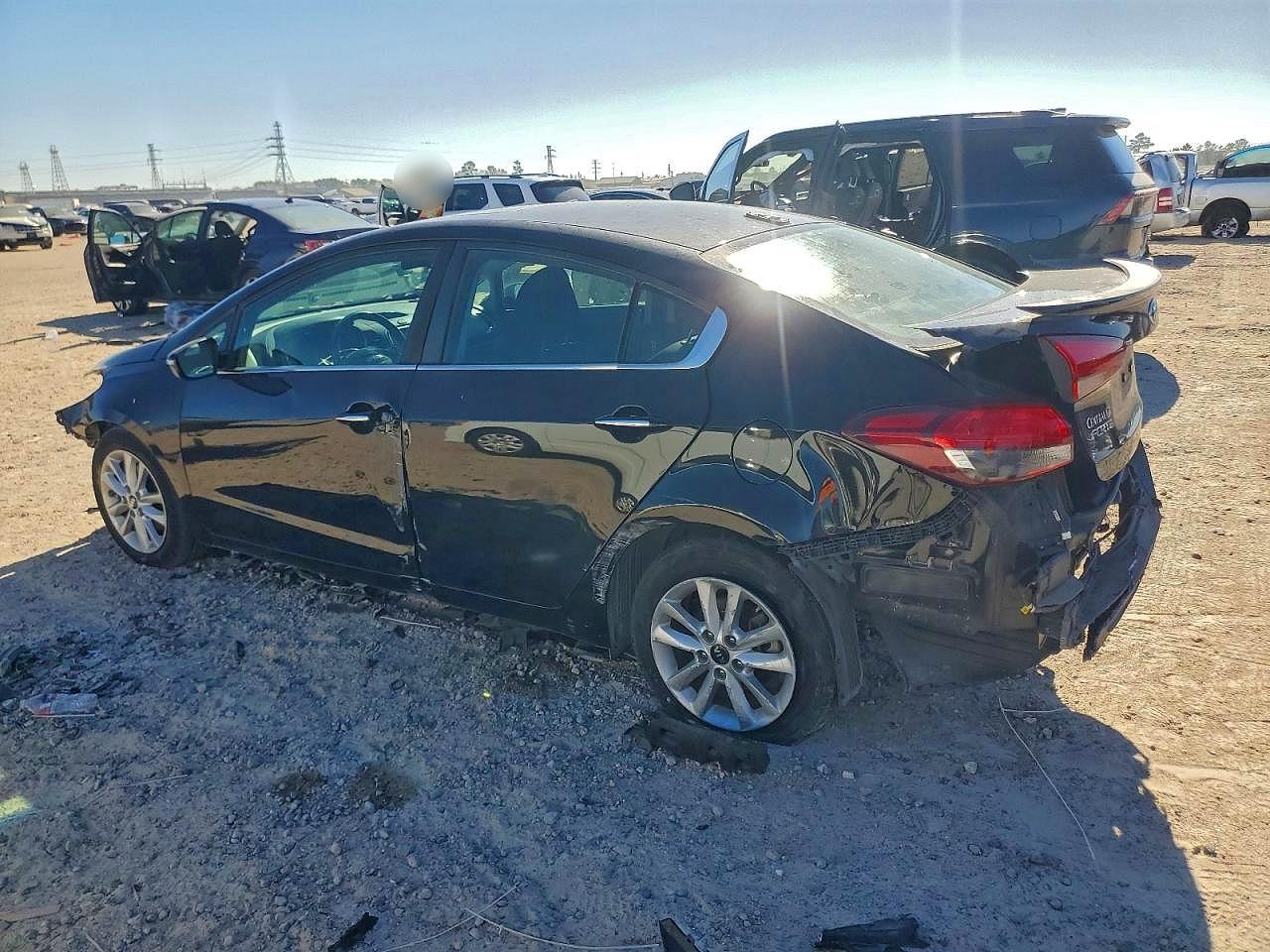 2017 Kia Forte S - Фото 2