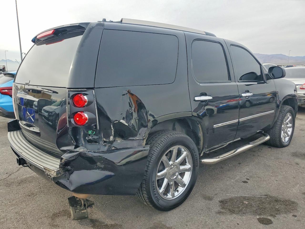 2011 GMC Yukon Denali - Фото 3