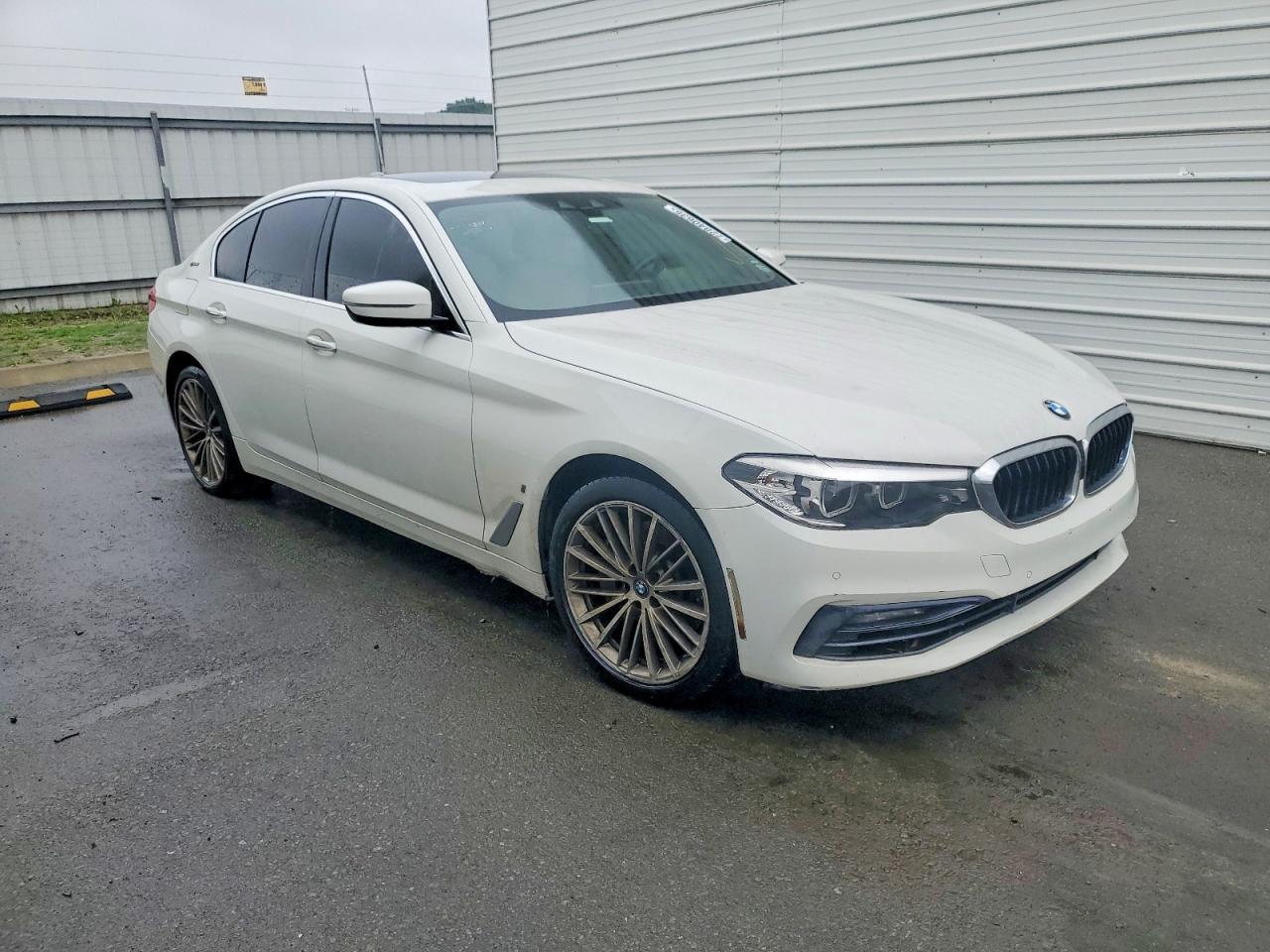 2018 BMW 530E - Image 4