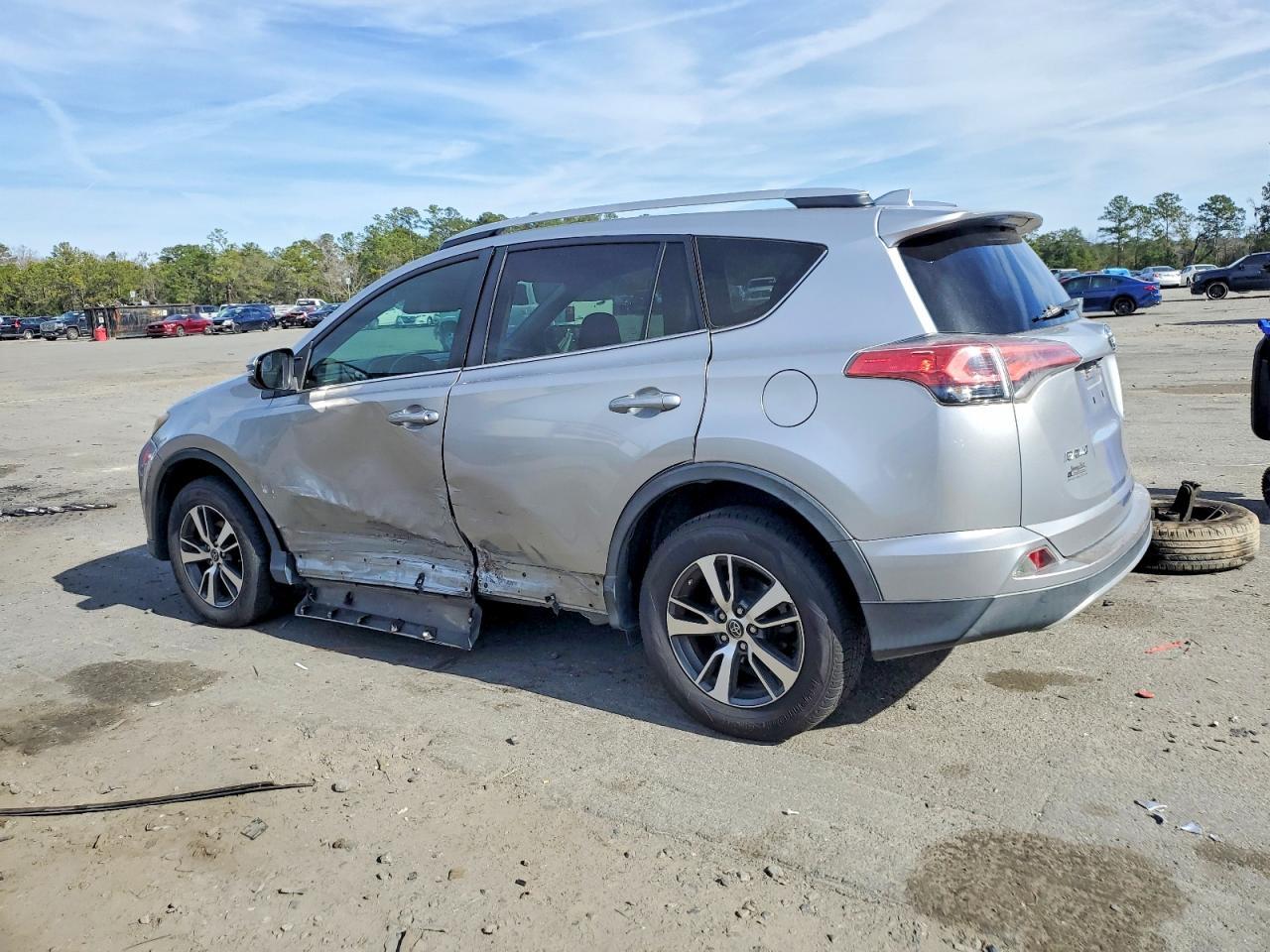 2016 Toyota Rav4 Xle - Фото 2