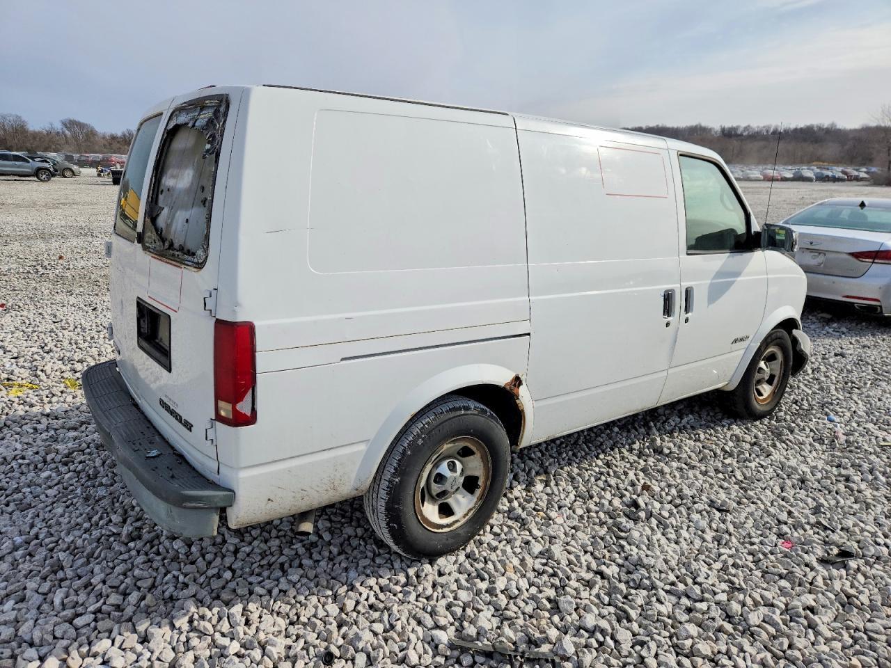 2001 Chevrolet Astro - Фото 3