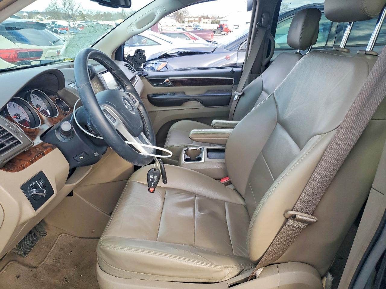 2012 Volkswagen Routan Sel Premium - Фото 7