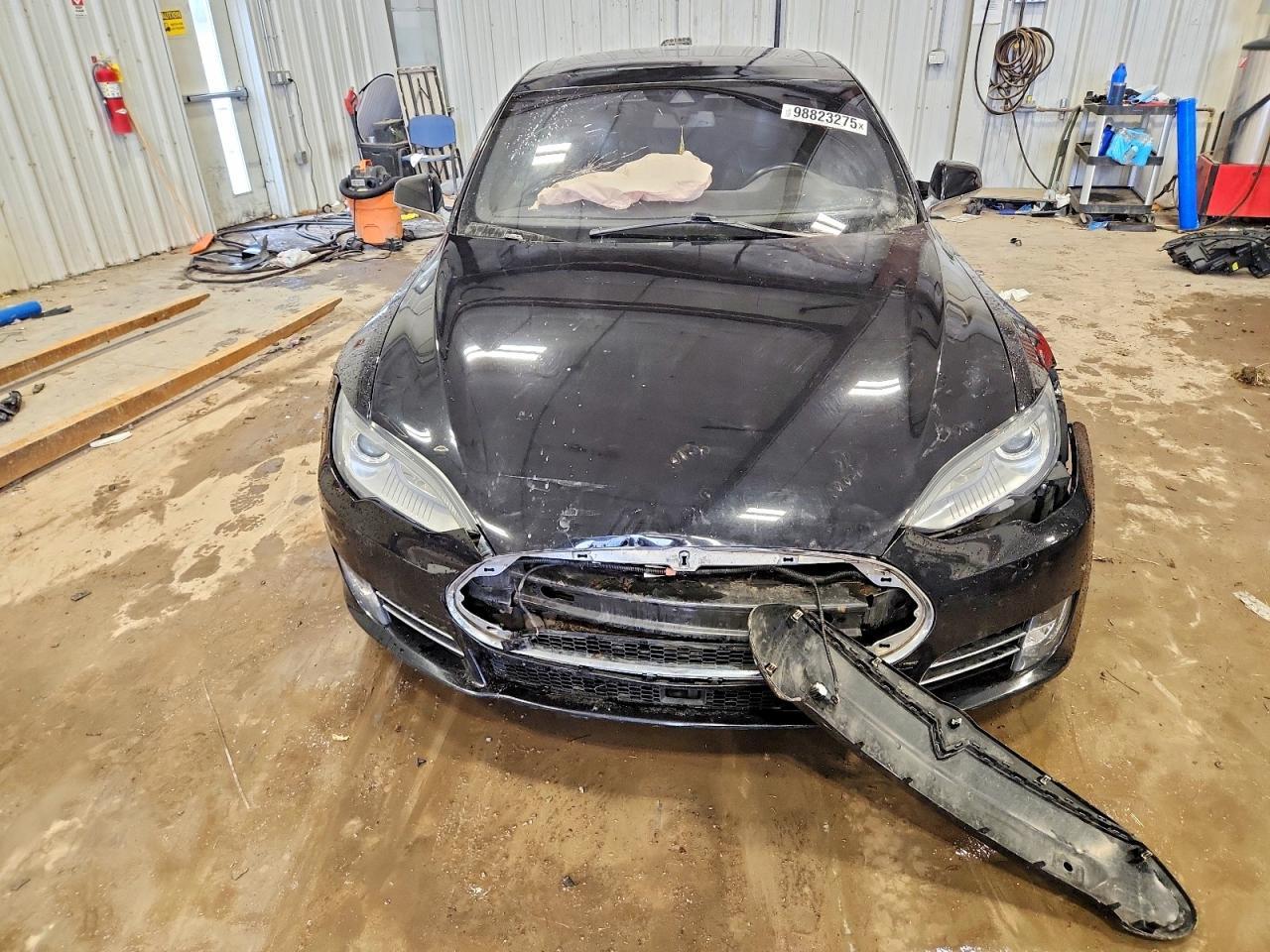 2016 Tesla Model S - Image 5