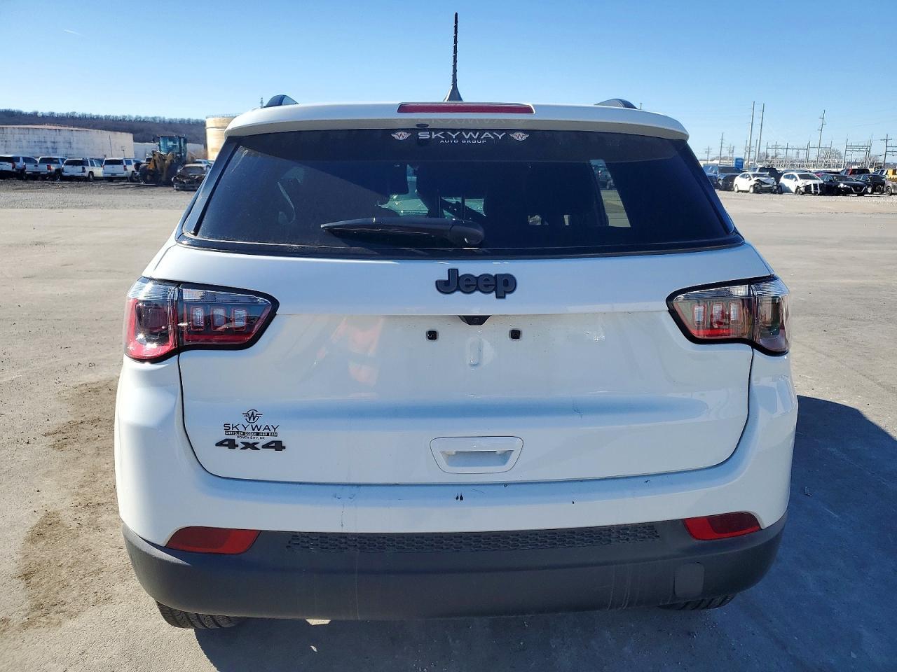 2025 Jeep Compass Latitude - Фото 6
