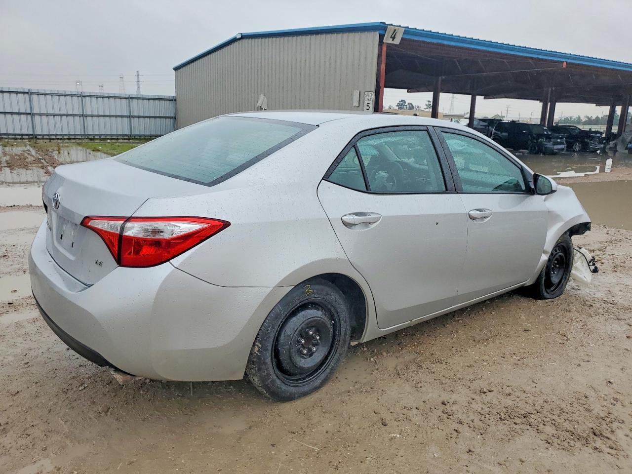 2015 Toyota Corolla - Фото 3