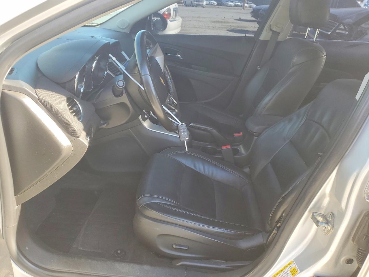 2014 Chev Cruze - Фото 7