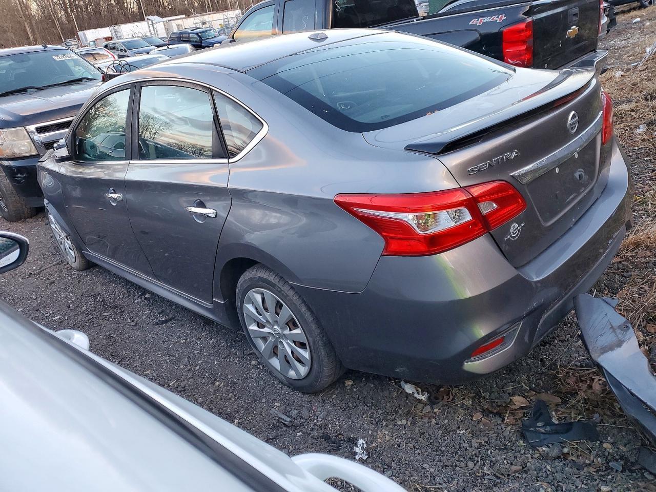 2017 Nissan Sentra S - Фото 2