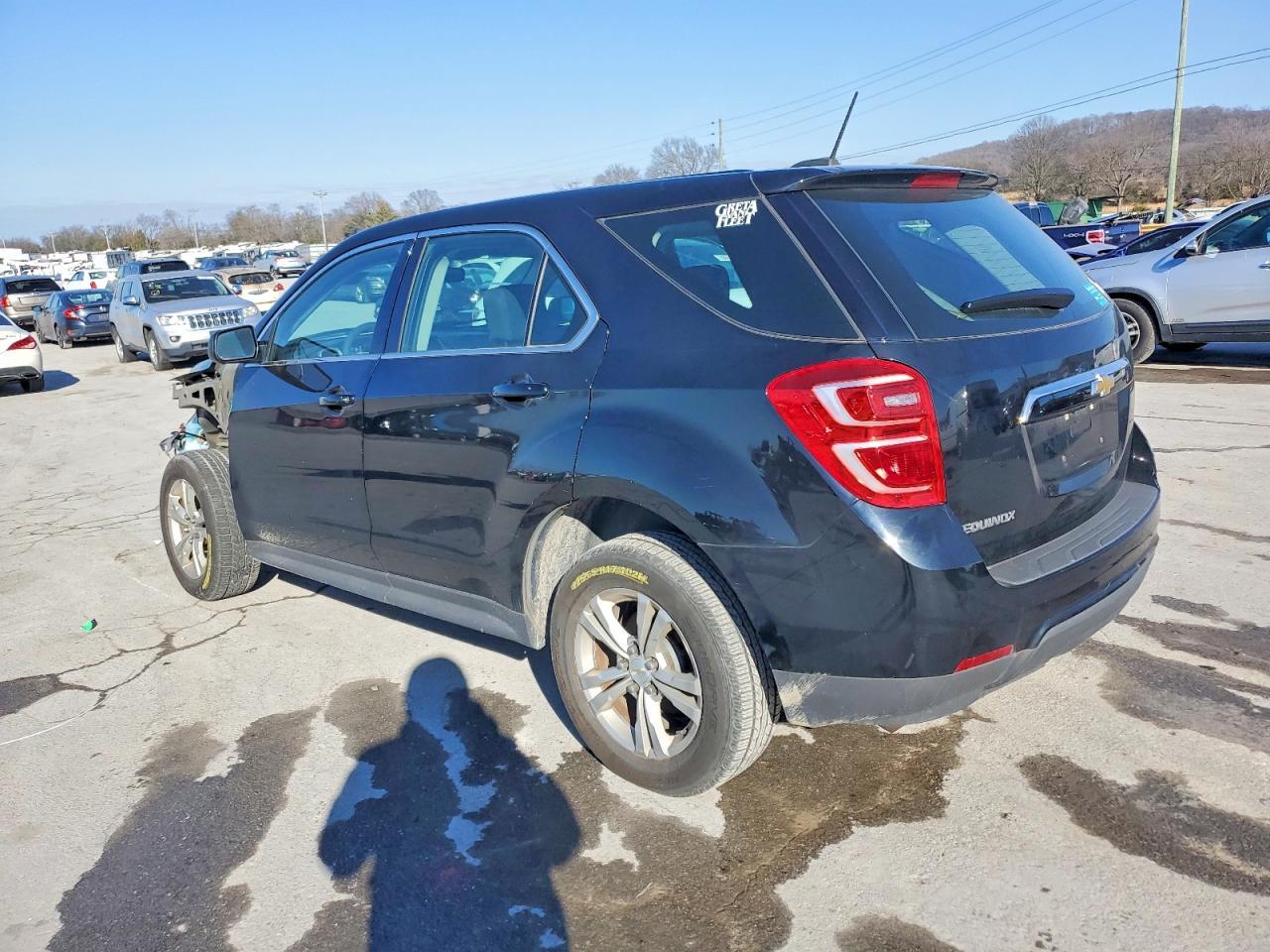 2017 Chevrolet Equinox Ls - Фото 2