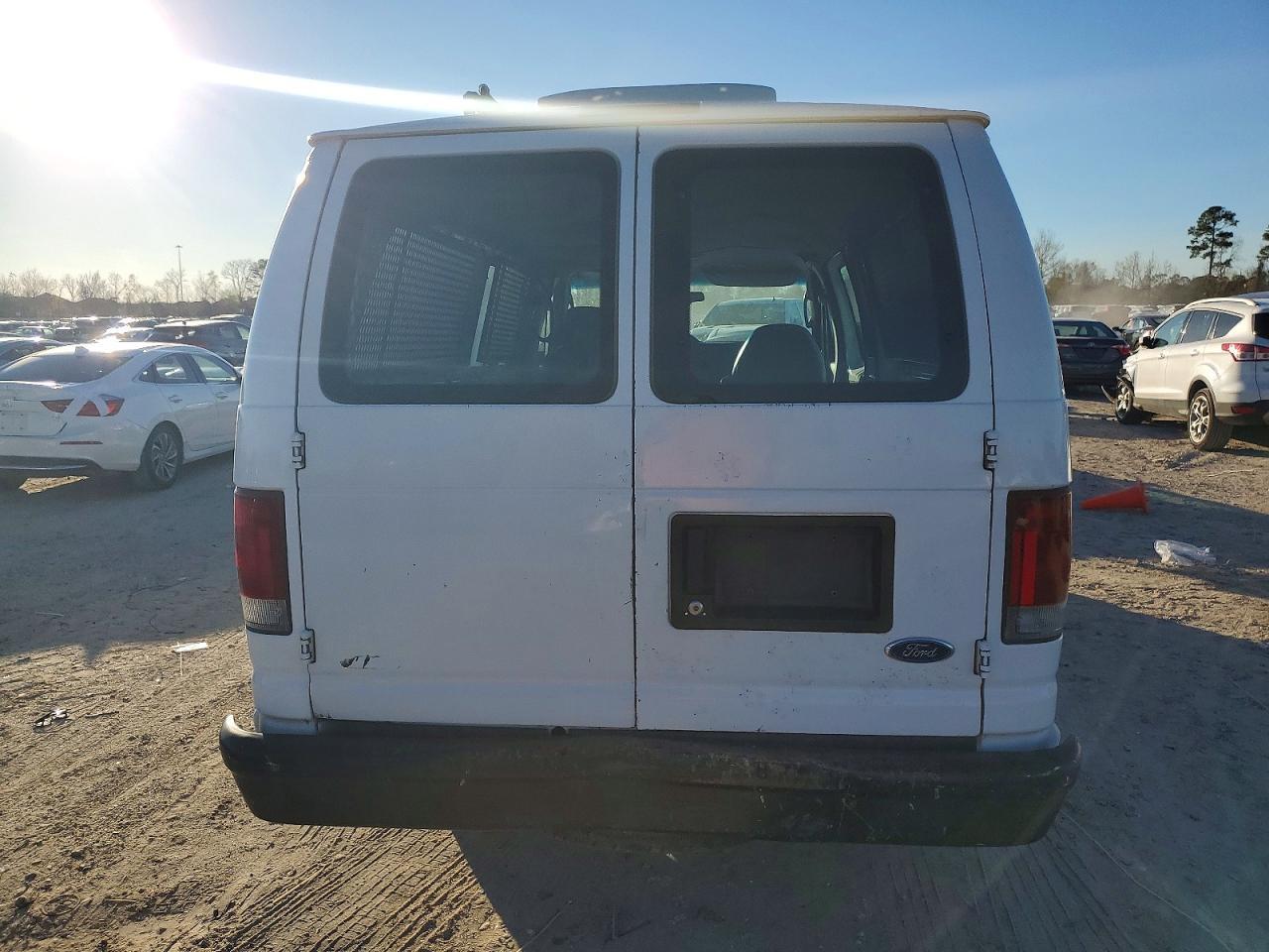 2009 Ford E250 Delivery Van - Image 6