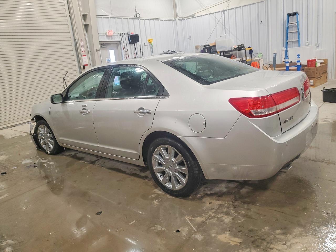 2011 Lincoln Mkz - Фото 2