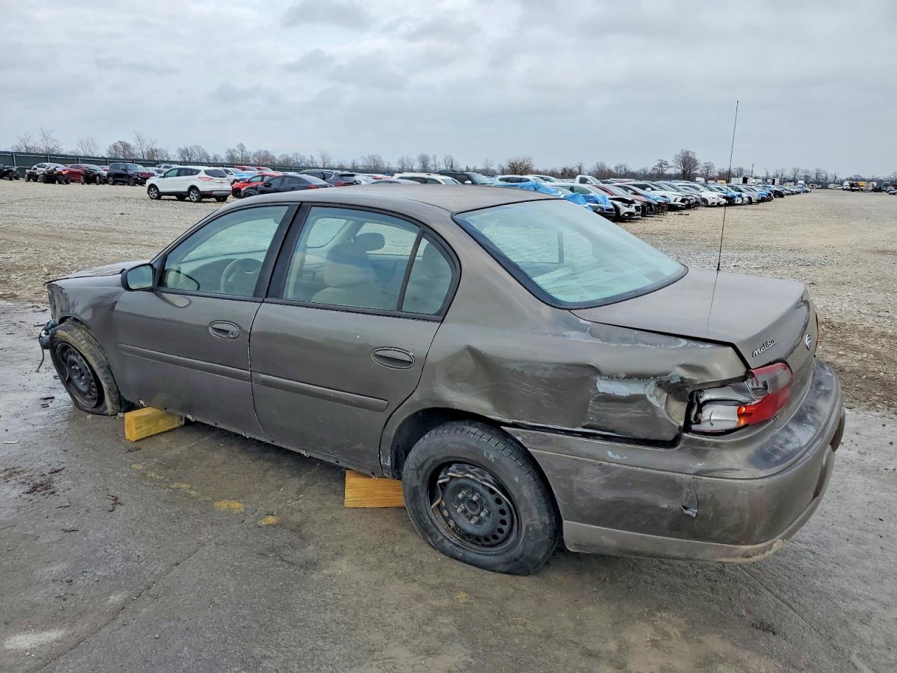 2002 Chevrolet Malibu - Фото 2