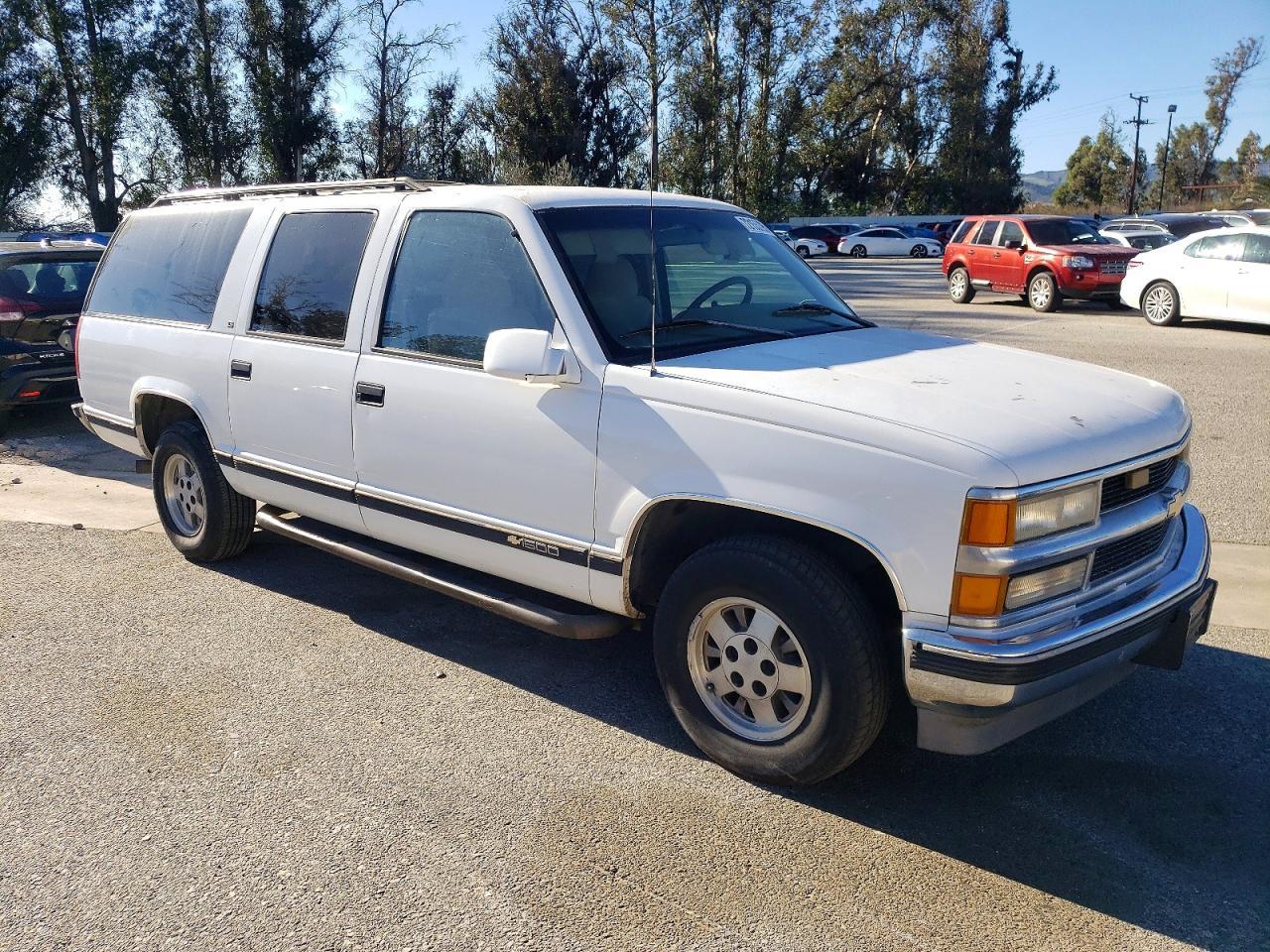 1995 Chevrolet Suburban 1 - Image 4