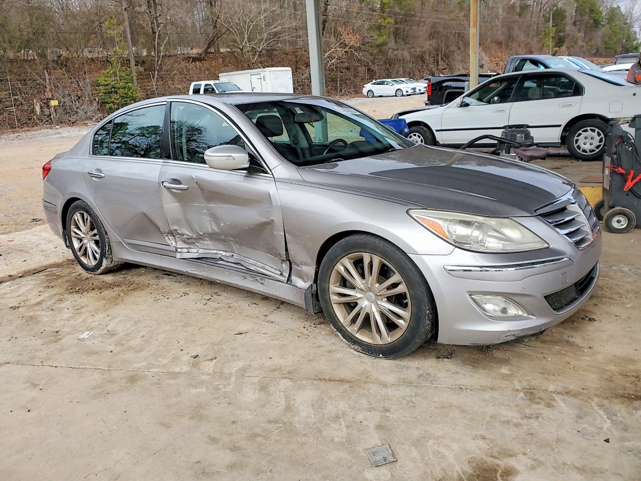 2012 Hyundai Genesis 3.8L - Фото 4