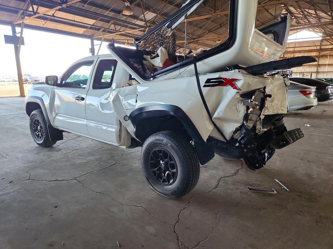2022 Toyota Tacoma Access Cab - Image 2
