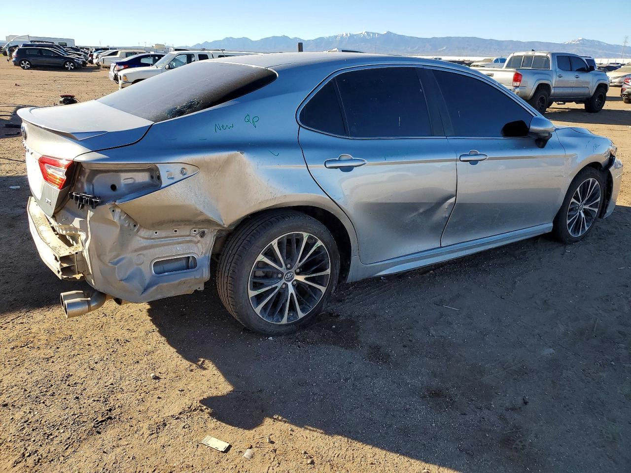 2018 Toyota Camry L - Фото 3