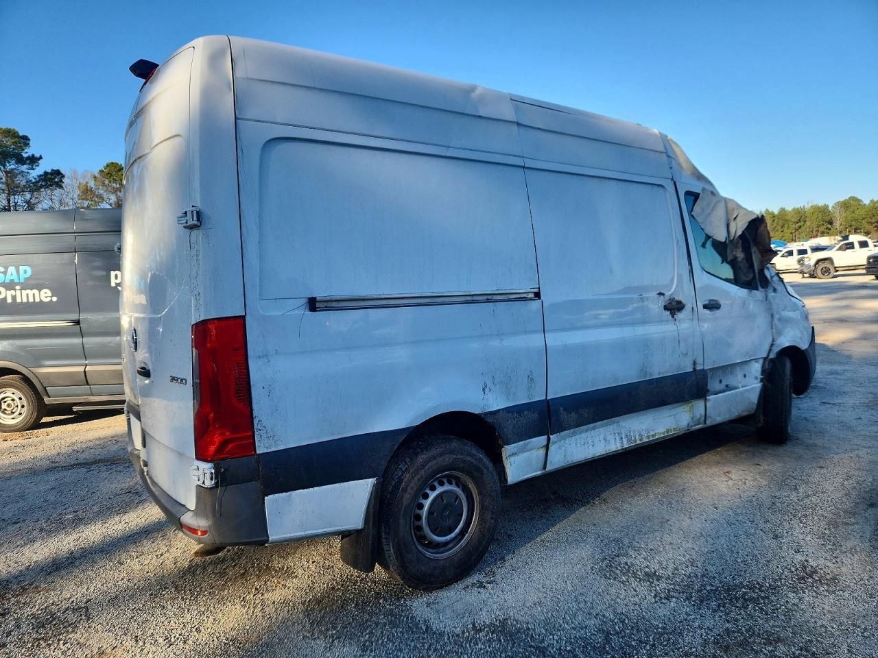 2023 Mercedes Benz Sprinter 2500 Delivery Van - Фото 3